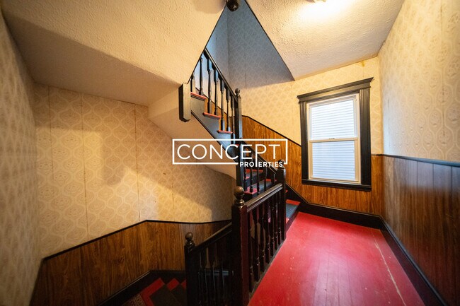 Building Photo - 92 Browne St