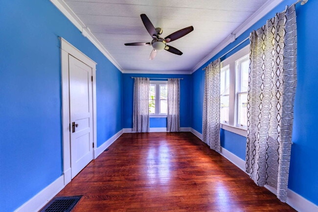 Building Photo - Lockeland Springs Bungalow for Lease, Bloc...