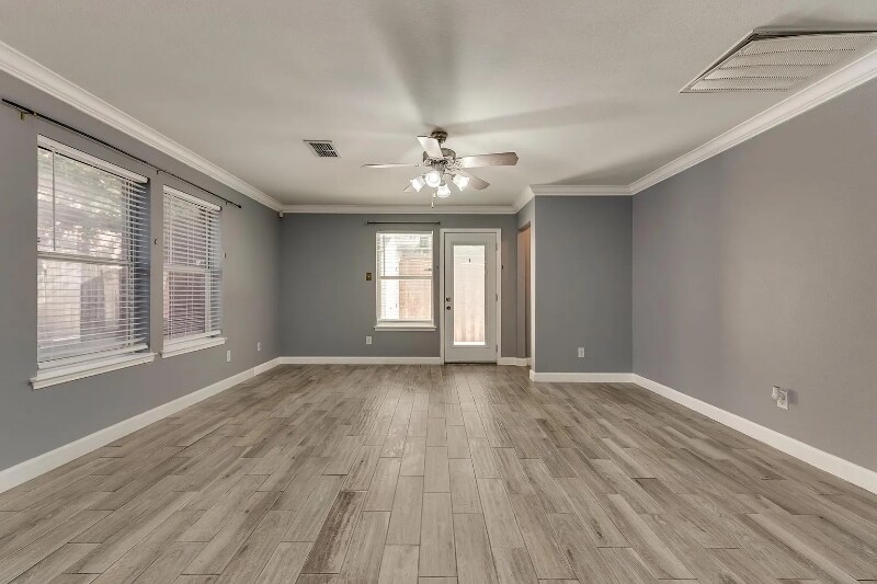 Building Photo - 9906 Crystal Valley Way