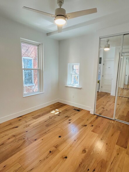 Building Photo - 606 W Lemon St