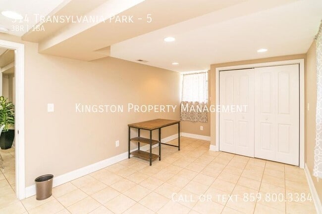 Building Photo - 314 Transylvania Park