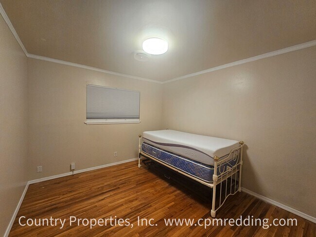 Building Photo - 4-Bedroom in the Garden Tract with Shop & ...
