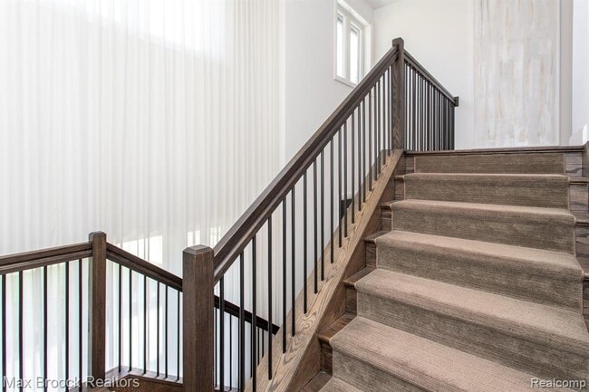 Building Photo - 25925 York Rd