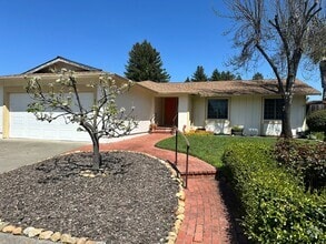 Building Photo - 3 Bedroom - North Napa (cross street Salva...
