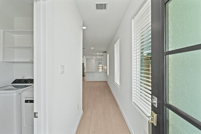 Building Photo - 6639 Sunset Velvet Dr