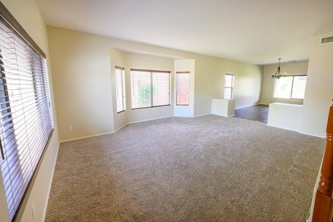 Building Photo - 2521 W Tumbleweed Dr