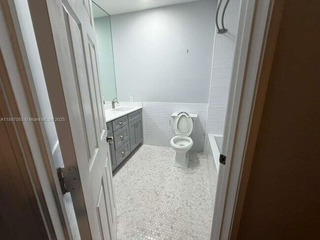 Building Photo - 1737 Carvelle Dr