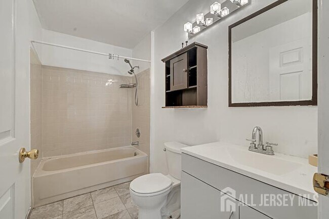 Building Photo - 282 Kempsey Dr