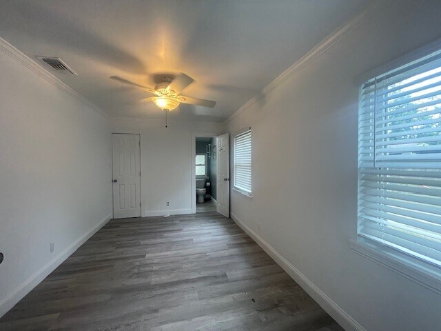 Building Photo - 465 Laurina St