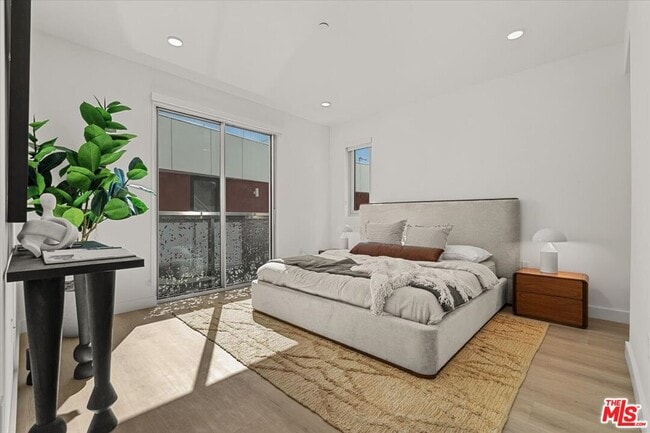 Building Photo - 1257 N Sweetzer Ave