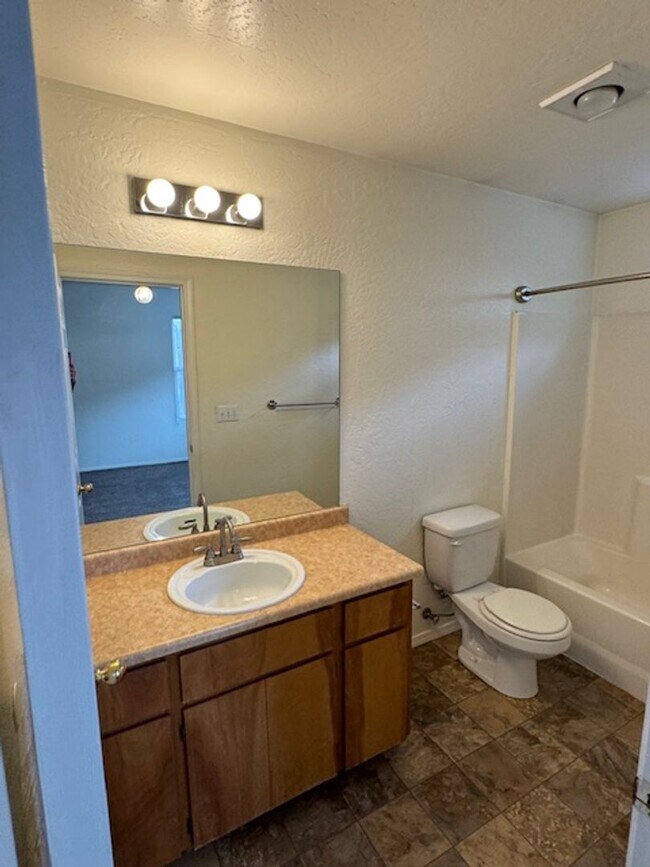 Building Photo - 118 SHAST A&amp;B