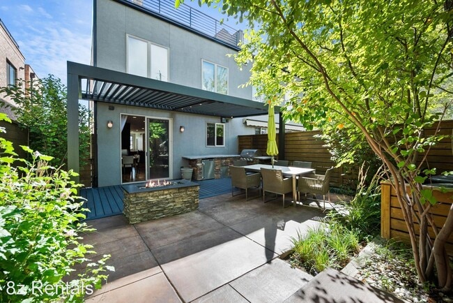 Building Photo - 3 br, 3.5 bath House - 2127 Lowell Blvd