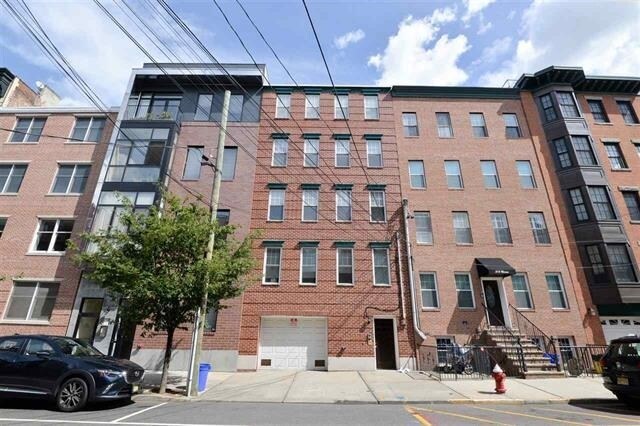 Building Photo - 317 Monroe St
