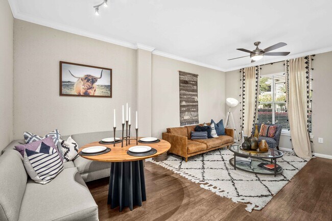 Building Photo - Spacious 1-Bed Homes in the Galleria Area!