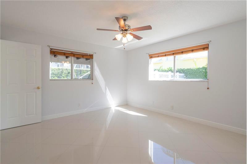 Building Photo - 2289 Windsor Rd