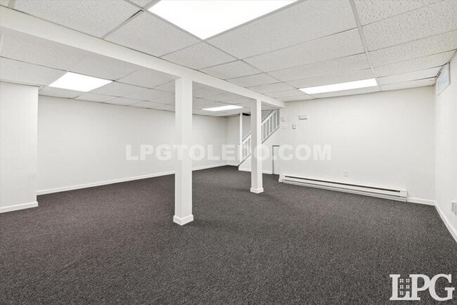 Building Photo - 4336 Deerwood Ln