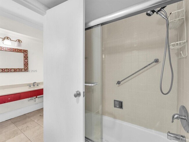 Building Photo - 2501 Brickell Ave