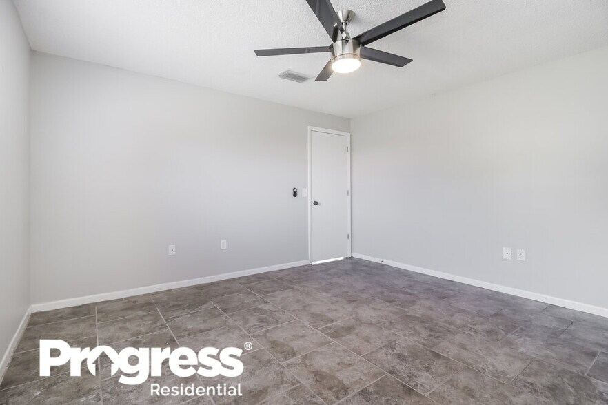 Building Photo - 3837 Stonemont Dr