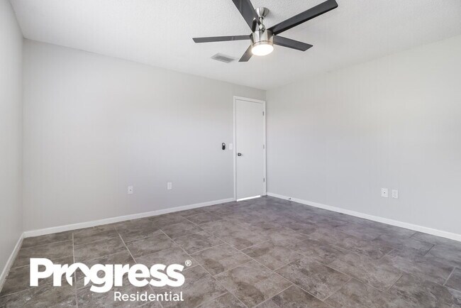 Building Photo - 3837 Stonemont Dr