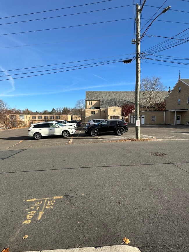 Building Photo - 220 Elliott Ave