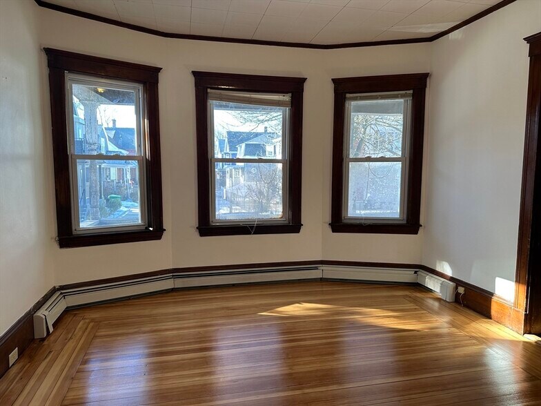 Building Photo - 58 Bower St