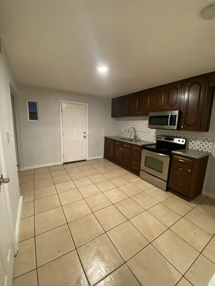 Building Photo - 7901 Montgomery Ave