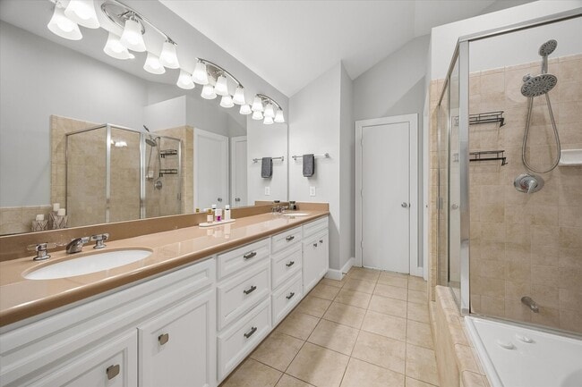 Building Photo - 8715 Meadowcroft Dr