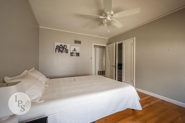 Building Photo - Beautifully Updated Fresno High Home - Walkable to Gazebo Gardens, 3BR/1BA, Partially Furnished