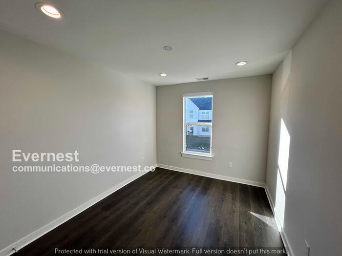 Building Photo - 108 Ethelyne Way