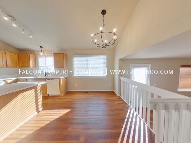 Building Photo - 6239 Hartman Dr