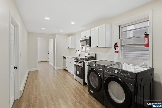 Building Photo - 86 Farnham Ave