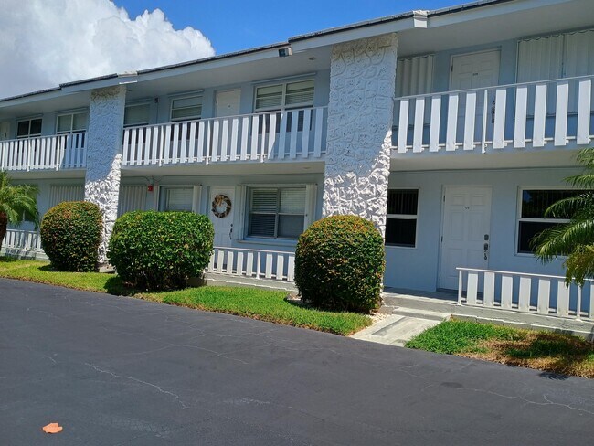 Building Photo - 5520 N Ocean Blvd