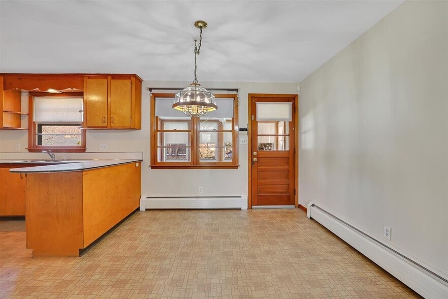 Building Photo - 57 Alanby Dr