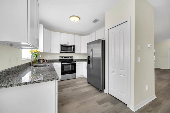 Building Photo - 13370 Daniels Landing Cir