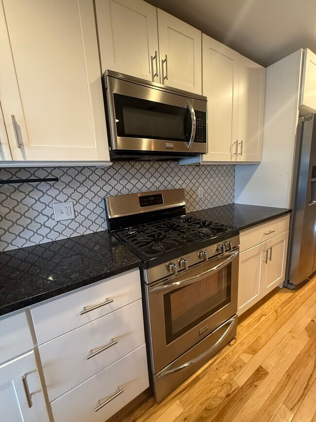 Building Photo - 149 N Potomac St