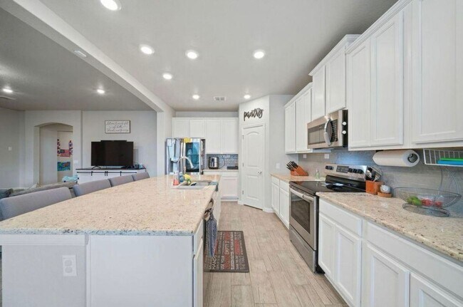 Building Photo - IMPRESSIVE 4 BD/3 BA HOME FOR RENT IN CYPR...