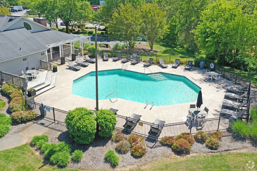 Sedgefield Apartments 4755 Country Club Rd WinstonSalem NC 27104