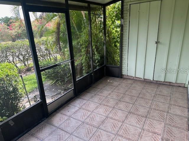 Building Photo - 6090 Village Cir S