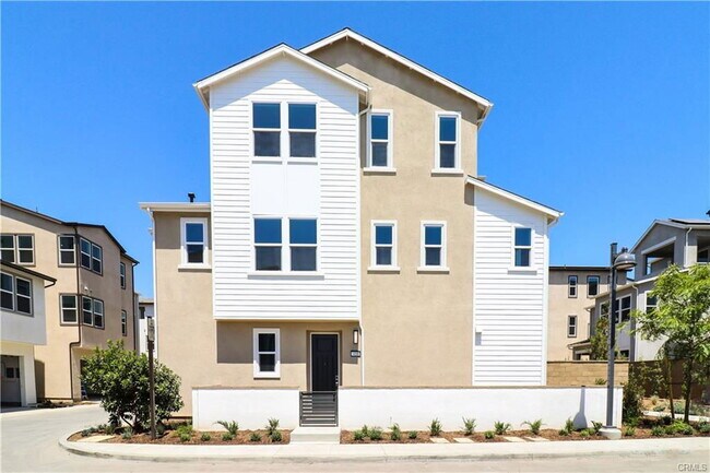 Building Photo - 418 Lobata