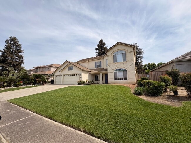 Building Photo - Wonderful 4 Bedroom 4 bathroom home.