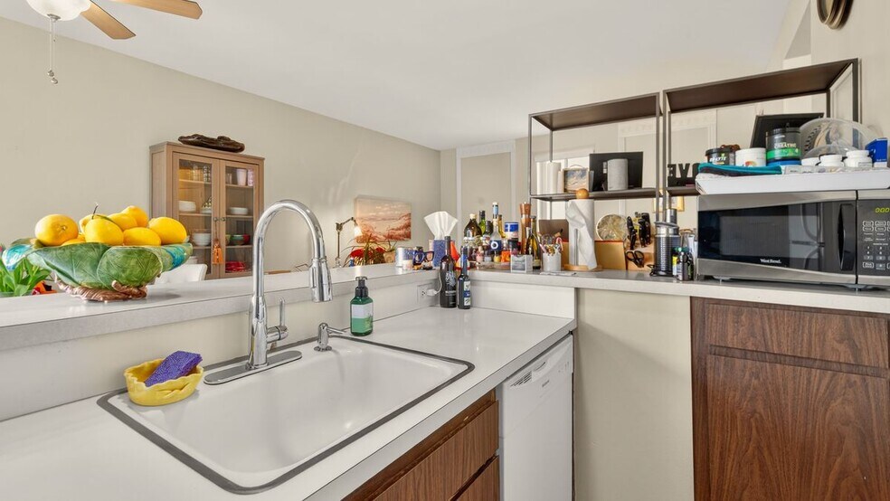 Building Photo - 46750 Mountain Cove Dr