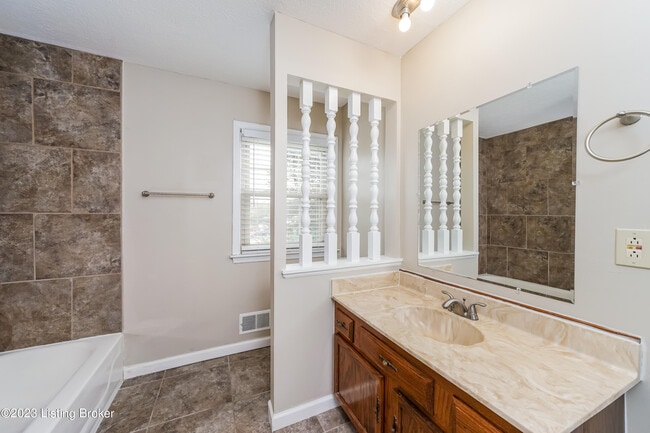Building Photo - 4706 Stony Brook Dr