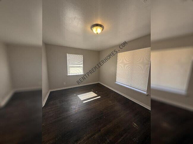 Building Photo - 4804 N Woodward Ave