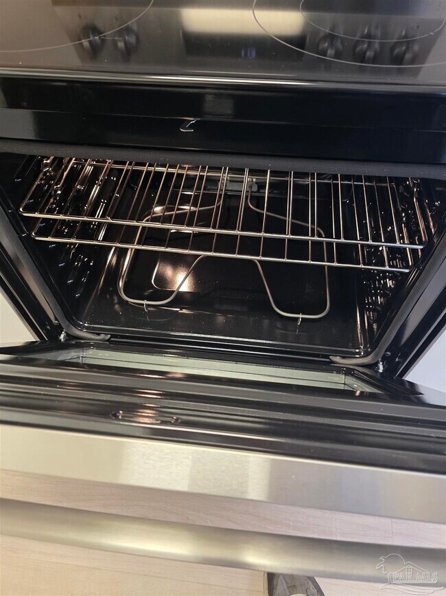 Building Photo - 207 Hart Dr