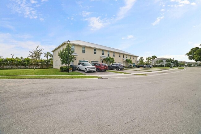 Building Photo - 4154 Greenway Dr