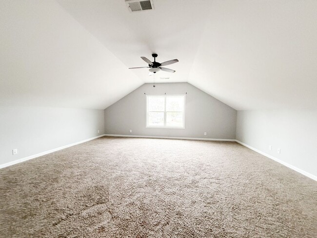 Building Photo - 3 Bedroom 3 Bathrooms located on a Cul De Sac!!