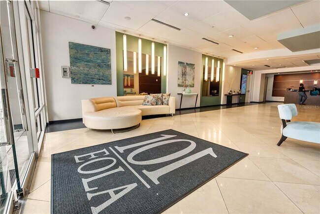 Building Photo - 101 S Eola Dr