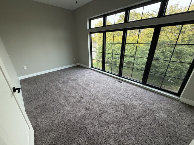 Building Photo - 357 Loeffler Ave