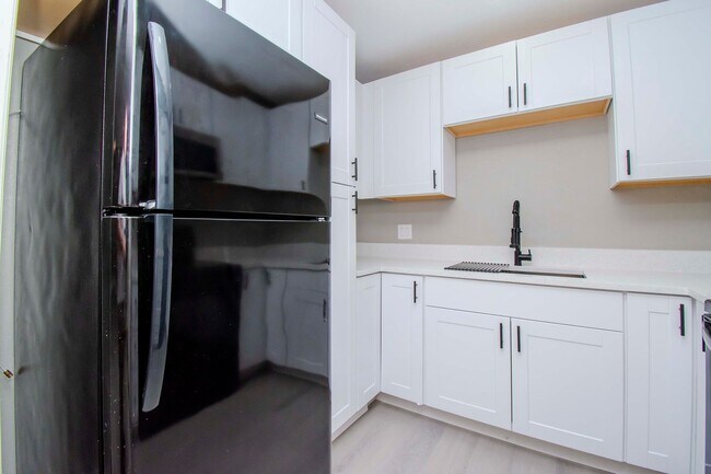 Building Photo - 1313 Eagleview Dr