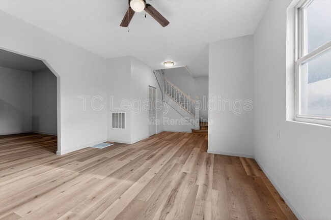 Building Photo - 45 Lincoln St